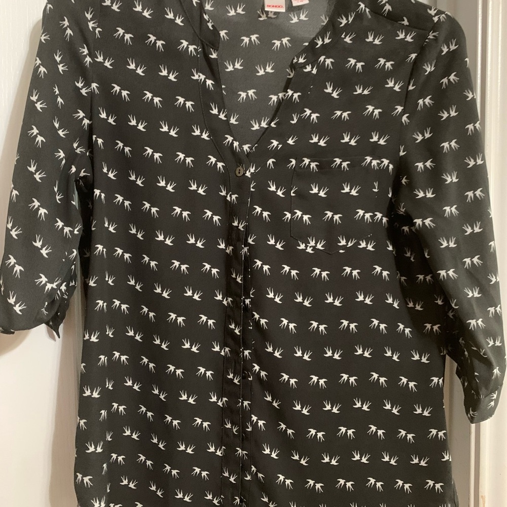 Quarter length sleeve blouse